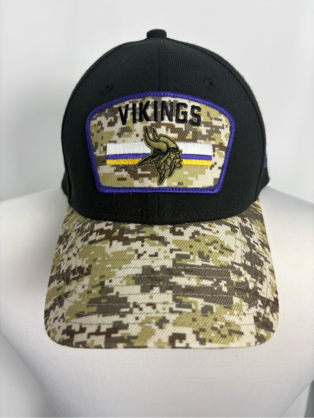 New Era Minnesota Vikings Digital Camo 39THIRTY Hat S/M NFL